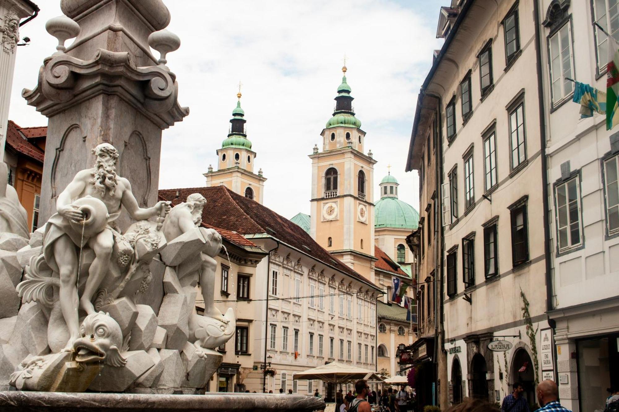 Ljubljana City Dragon Apartment Exterior photo